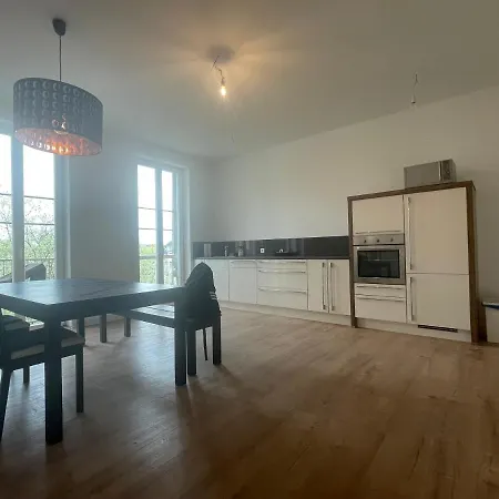 Boutique Luisengruen Kueche 1gbs Wlan Netflix Magentatv בית הארחה 3*