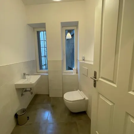 Boutique Luisengruen Kueche 1gbs Wlan Netflix Magentatv בית הארחה