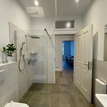 בית הארחה Boutique Luisengruen Kueche 1gbs Wlan Netflix Magentatv קמניץ