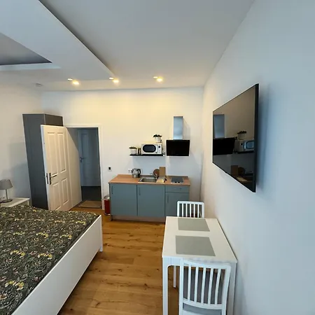 Boutique Luisengruen Kueche 1gbs Wlan Netflix Magentatv בית הארחה קמניץ